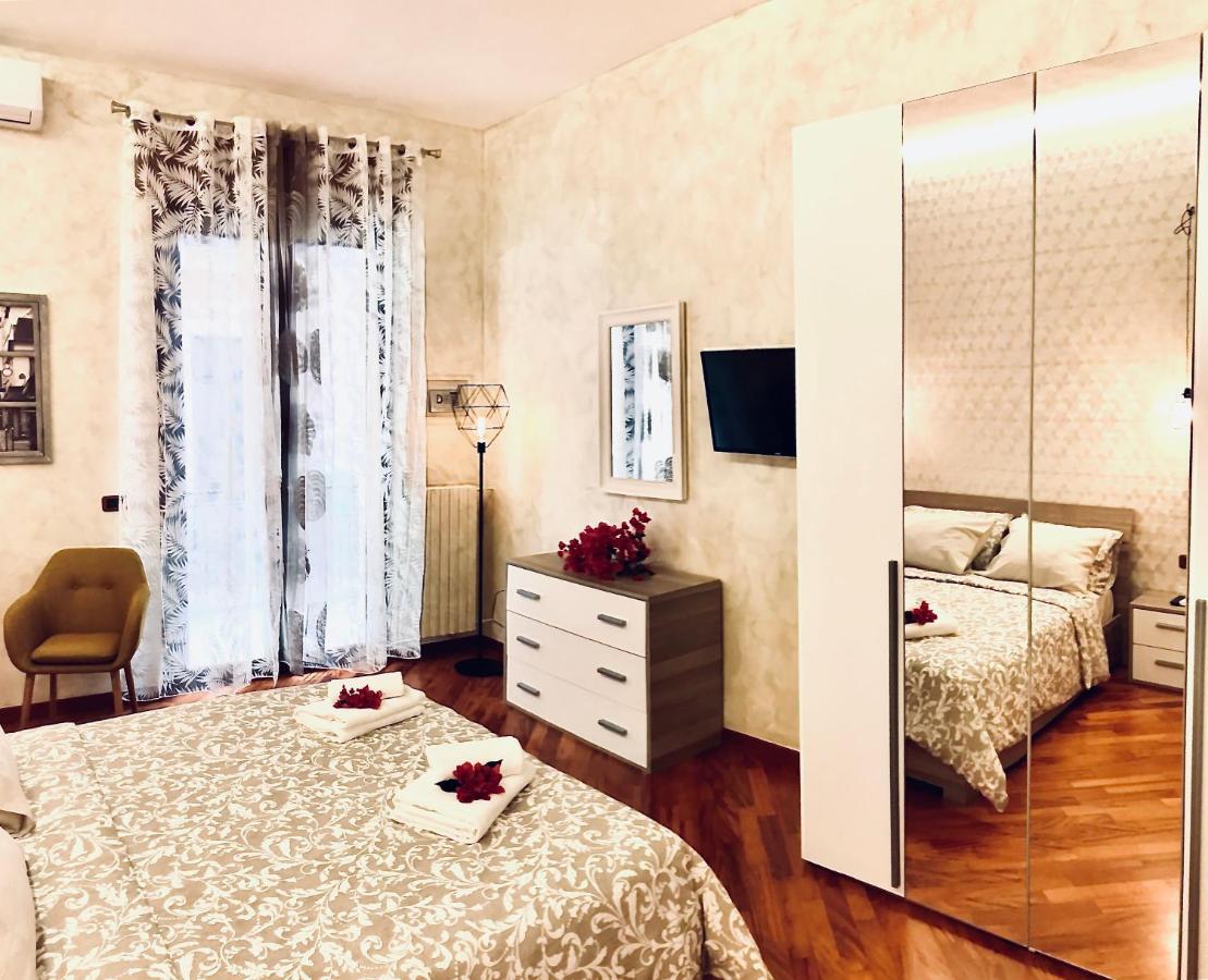 Salerno Historic Center Lovely Flat Eksteriør billede